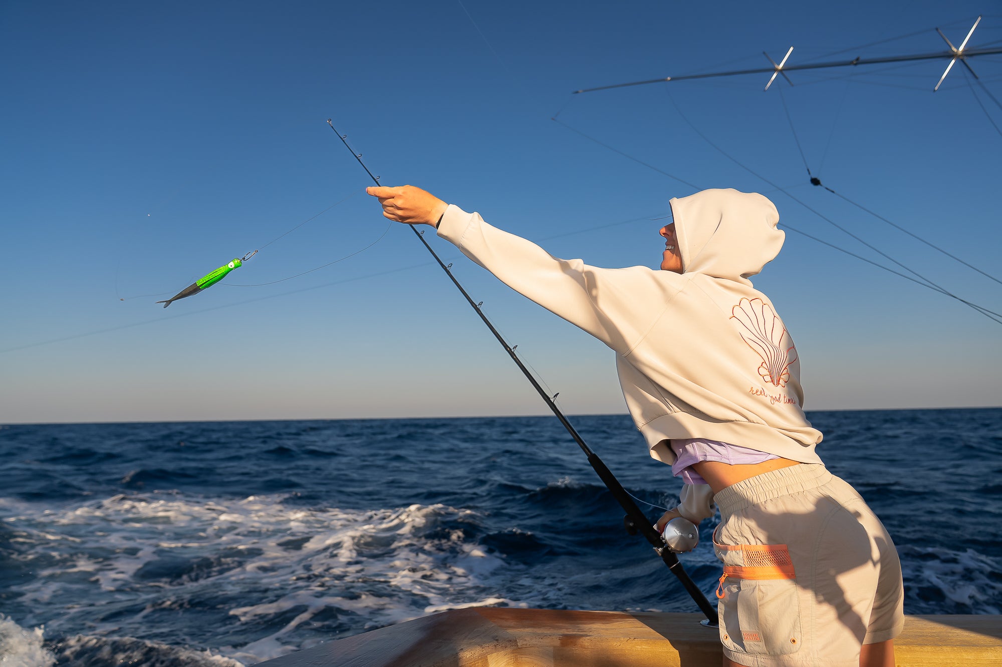 Catch & Release Short - Sand Dollar
